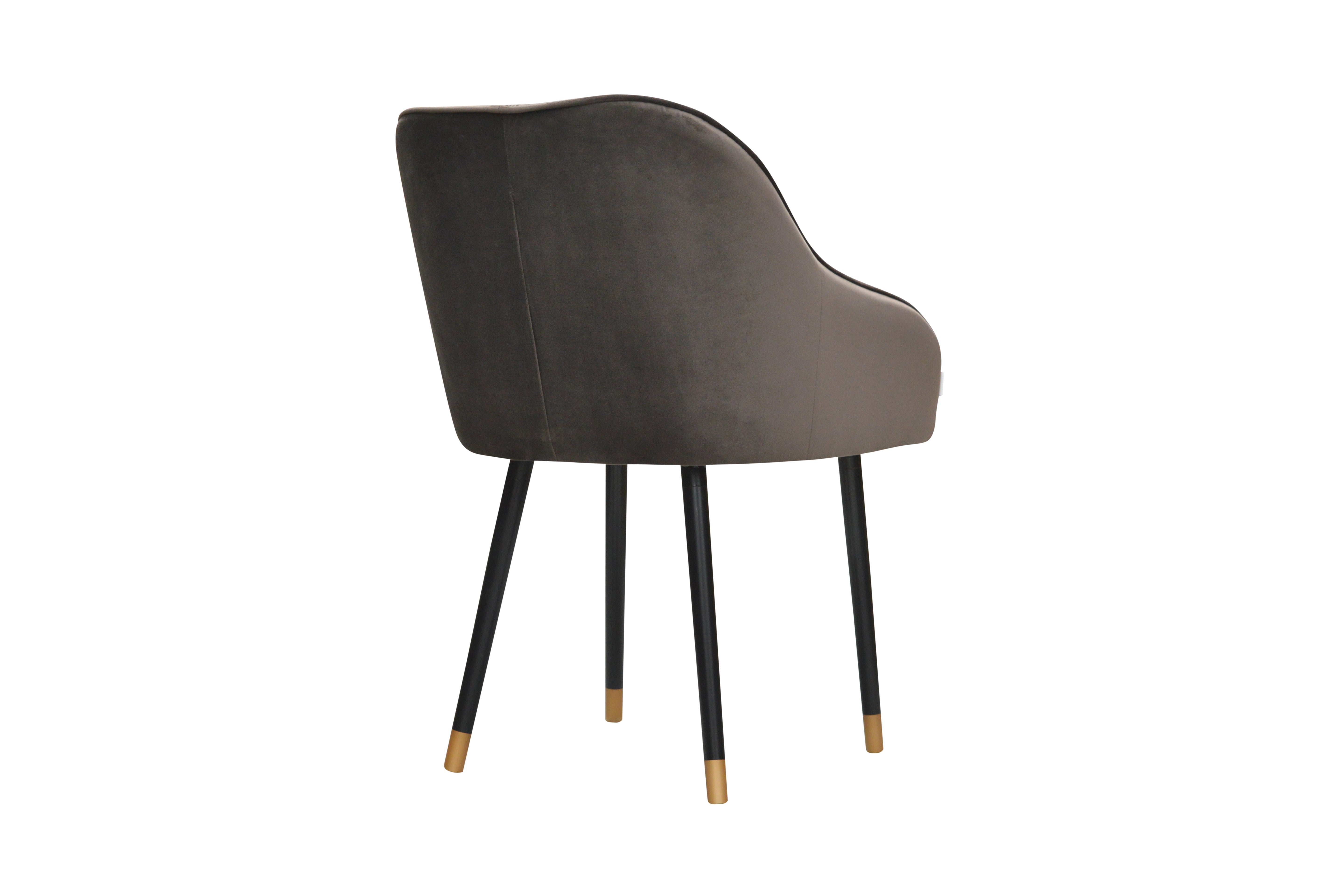 Fauteuil Ravi – Élégance capitonnée & confort raffiné
