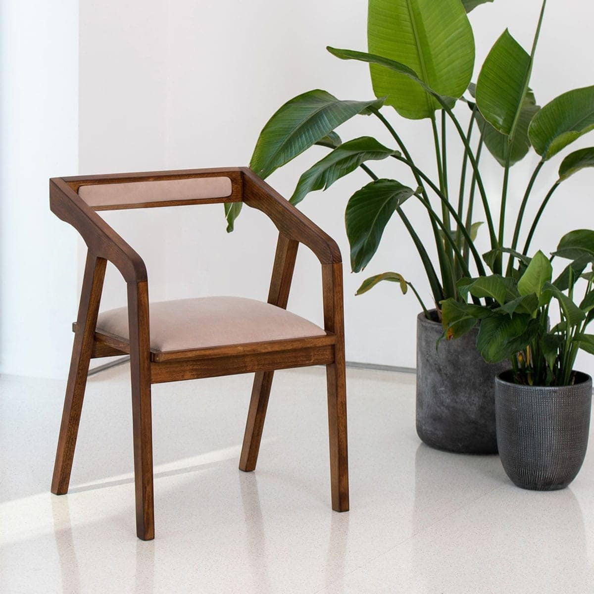 Chaise Lusya – Simplicité naturelle & confort du quotidien