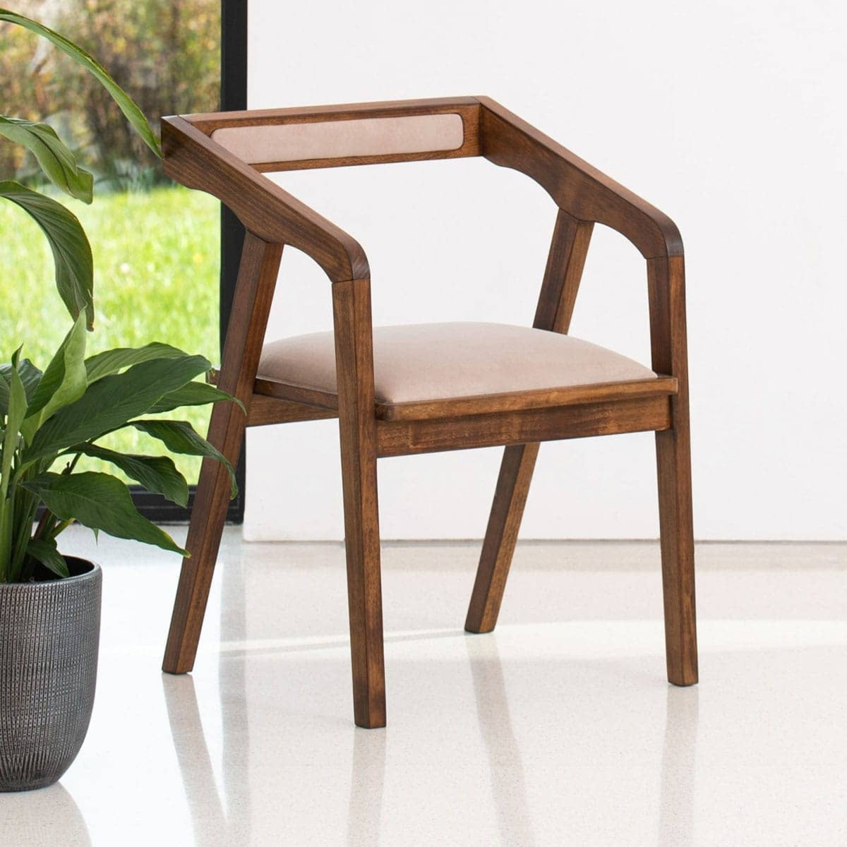 Chaise Lusya – Simplicité naturelle & confort du quotidien