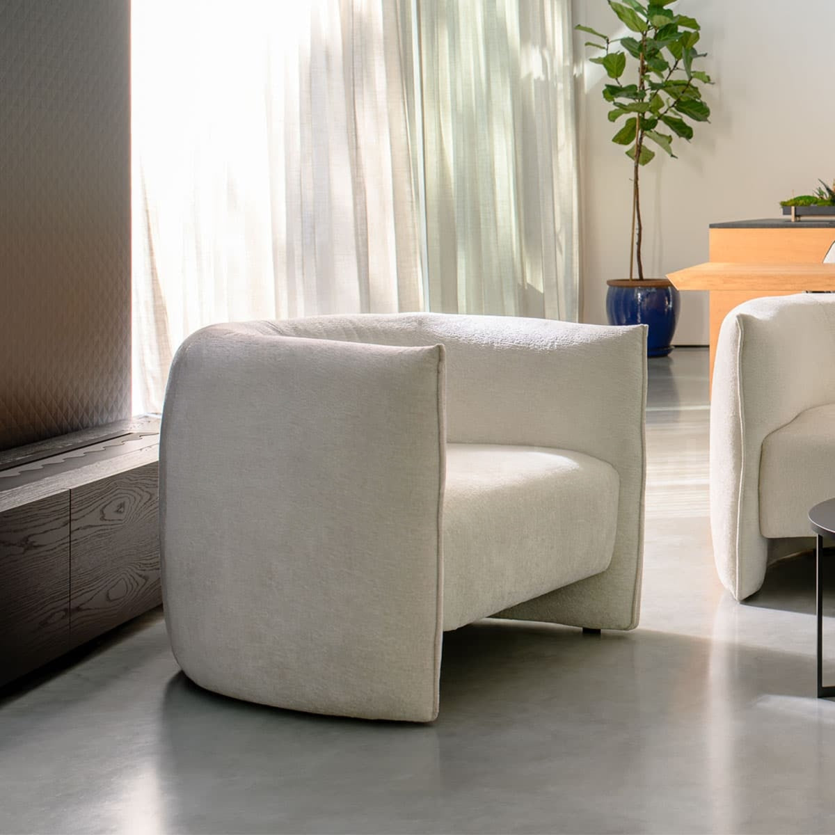 Fauteuil Thalya – Élégance sculptée et confort raffiné
