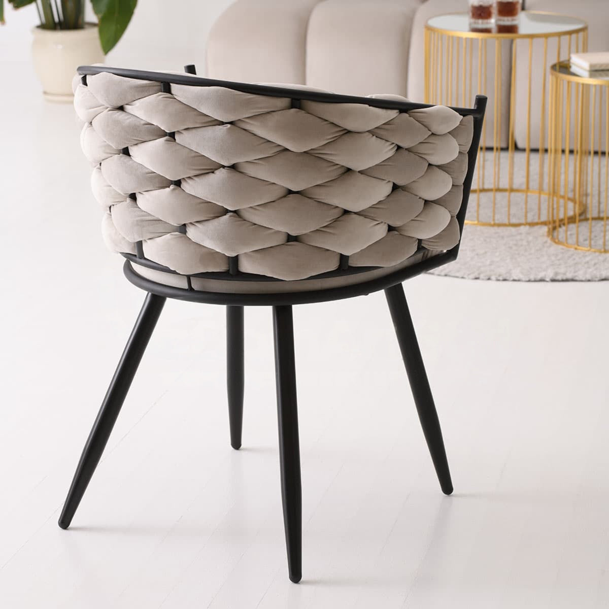 Chaise Liva – Modernité, confort & structure durable