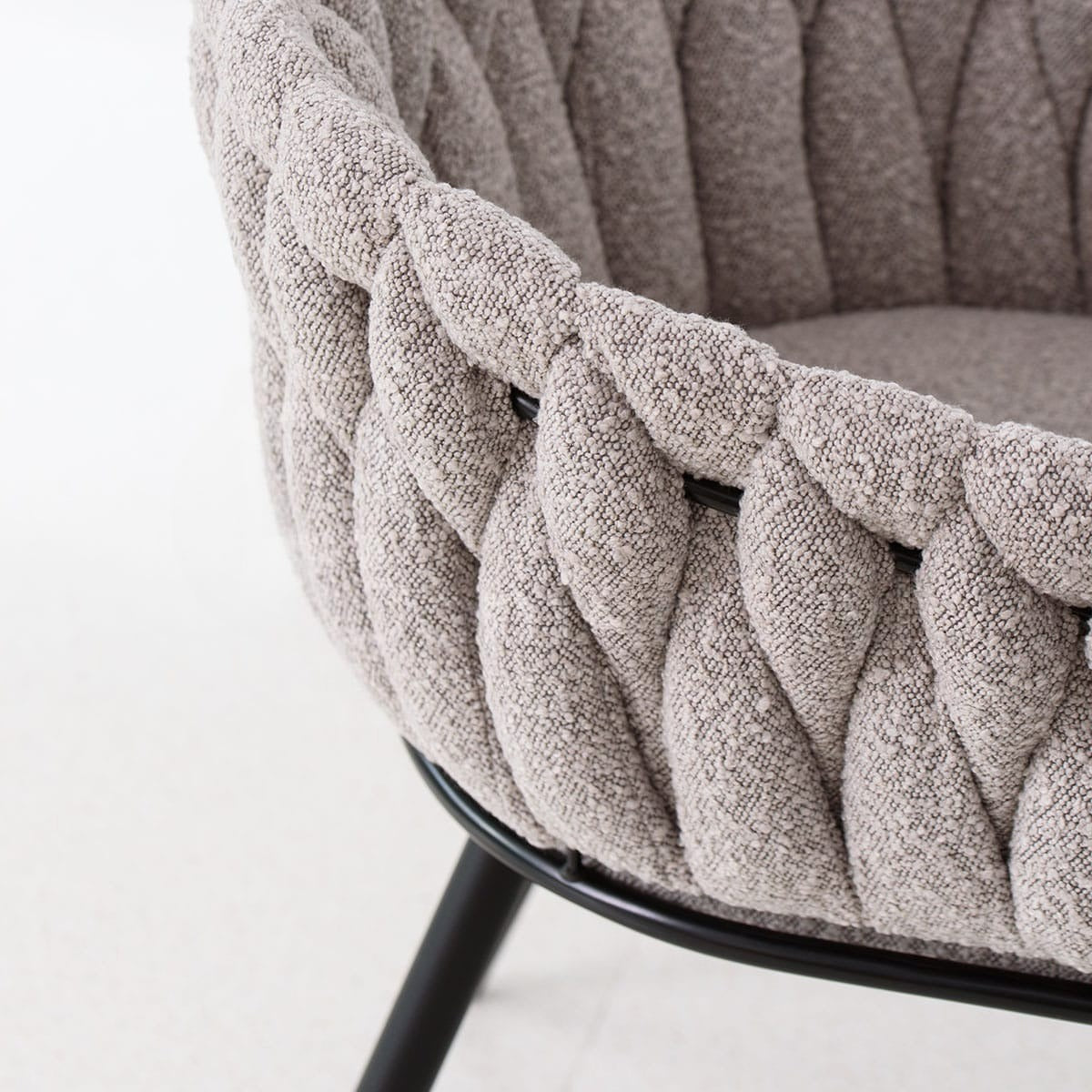 Chaise Liva – Modernité, confort & structure durable