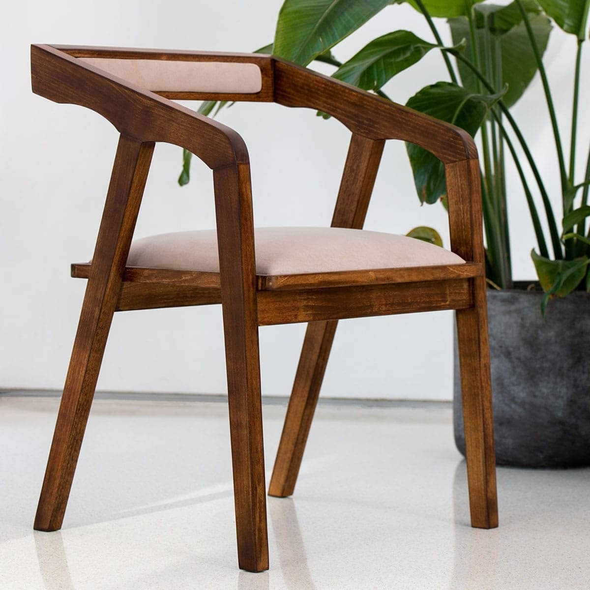 Chaise Lusya – Simplicité naturelle & confort du quotidien